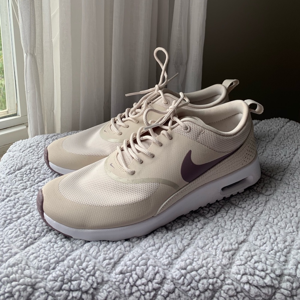 Nike Women’s Air Max Thea